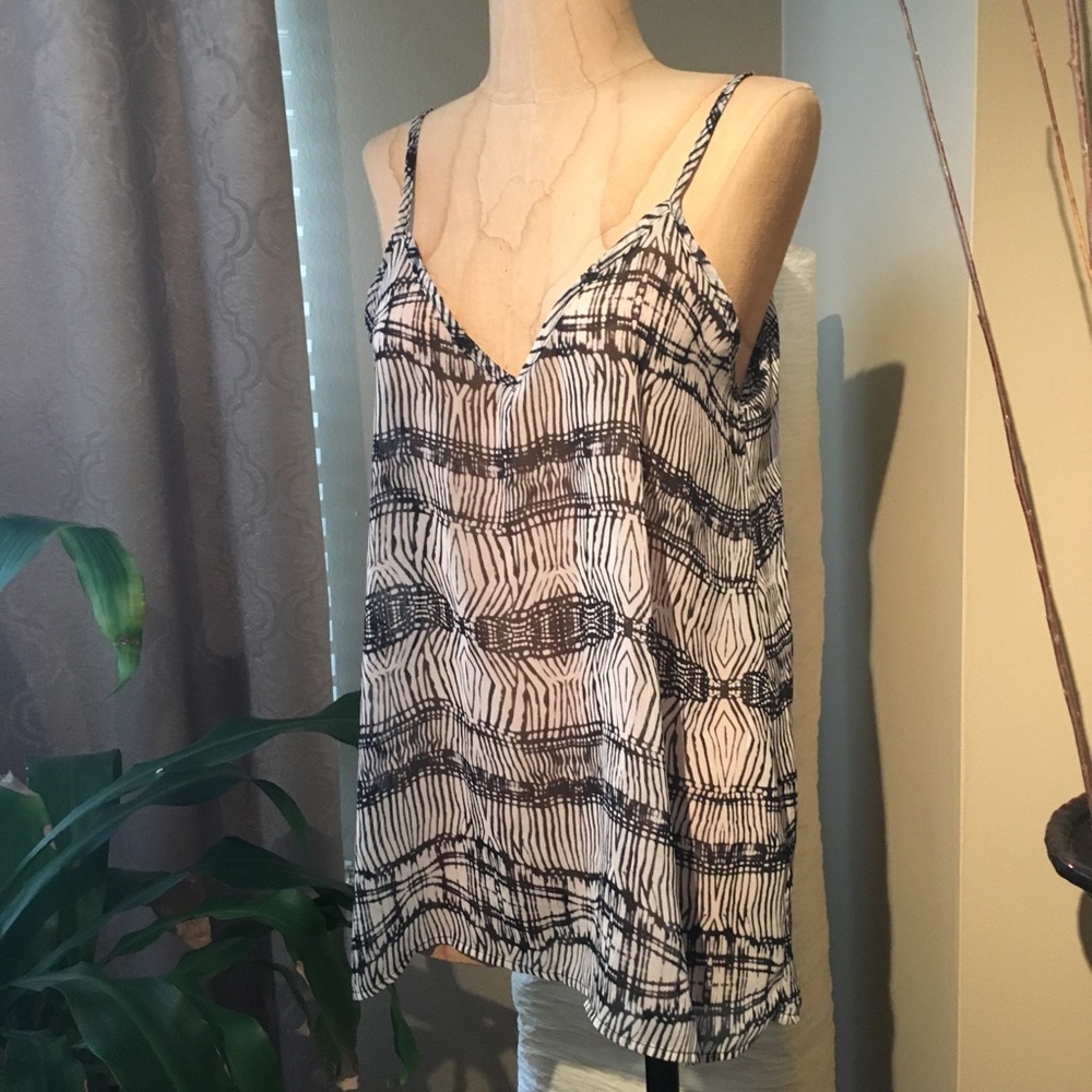 NWOT Love Culture Black Gray Aztec Tribal Pattern Sheer V-Neck Tank Top Sz Small
